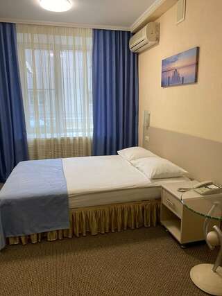 Гостиница Восьмое небо Киров Одноместный номер с душем-2