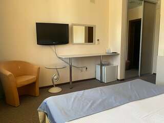 Гостиница Восьмое небо Киров Стандартный двухместный номер с 1 кроватью или 2 отдельными кроватями-4