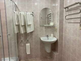 Гостиница Восьмое небо Киров Стандартный трехместный номер-5