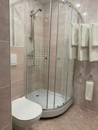 Гостиница Восьмое небо Киров Стандартный трехместный номер-4