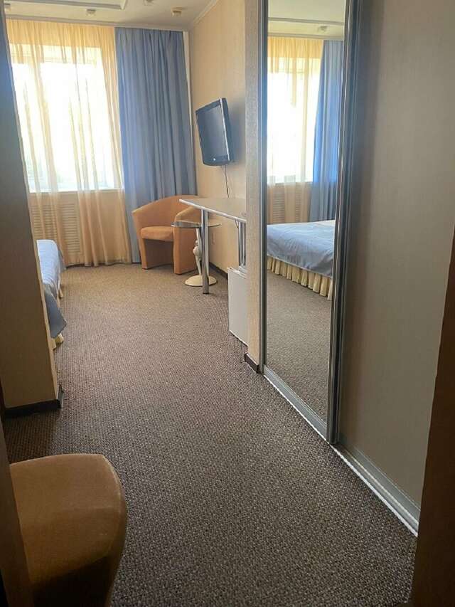 Гостиница Восьмое небо Киров-95